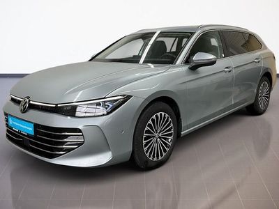 Gebraucht VW Passat Elegance 150 PS (110 kW) 2025 Oyster silver metallic Kombi