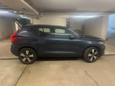 Gebraucht Volvo XC40 Momentum 197 PS (144 kW) 2022 Blau SUV