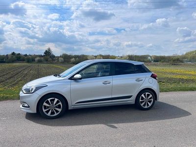 Usata Hyundai i20 Style 101 CV (74 kW) 2014 Argento Utilitaria