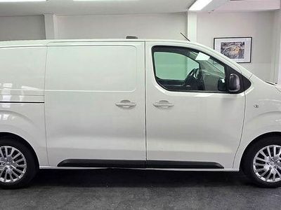 Second-hand Opel Vivaro Edition 120 CP (88 kW) 2021 Alb Monovolum
