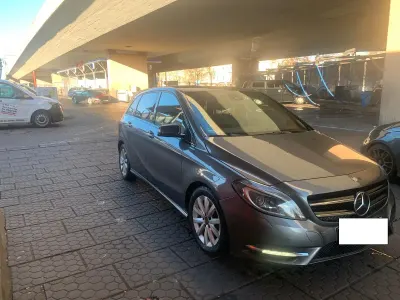 Gebraucht Mercedes B180 109 PS (80 kW) 2012 Grau Kleinwagen