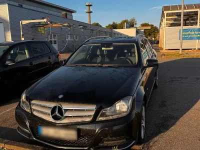Gebraucht Mercedes 220 170 PS (125 kW) 2011 Schwarz Kombi