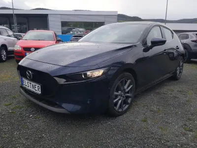 Używany Mazda 3 Selection 122 KM (89 kW) 2022