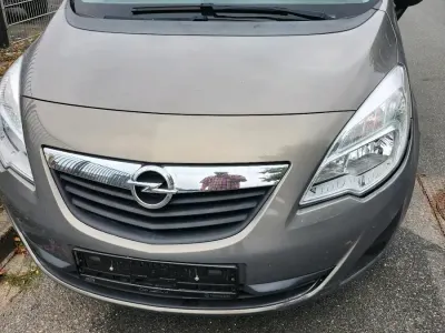 Gebraucht Opel Meriva 101 PS (74 kW) 2010 Braun Van / Kleinbus