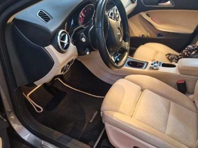 Brugt Mercedes GLA180 Style 122 HK (89 kW) 2016 Grå SUV