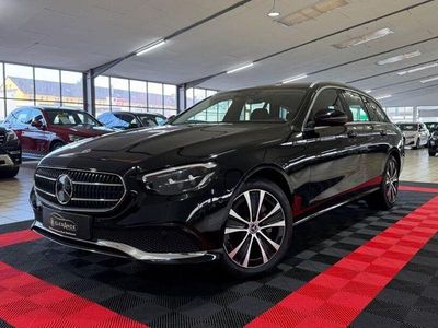 Gebraucht Mercedes E300 Avantgarde 211 PS (155 kW) 2022 Schwarz/baltic black Kombi