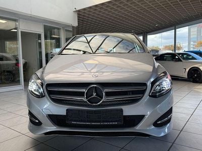Usata Mercedes B180 Edition 122 CV (89 kW) 2017 Argento Monovolume