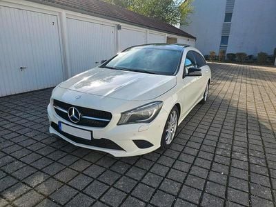 Gebraucht Mercedes CLA250 Shooting Brake 211 PS (155 kW) 2016 Weiß Kombi