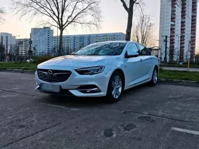 Gebraucht Opel Insignia Innovation 140 PS (102 kW) 2017 Weiß Limousine