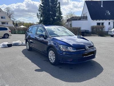 Gebraucht VW Golf VII Trendline 116 PS (85 kW) 2019 Blau Kombi