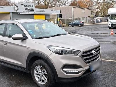 Gold Gebraucht 2018 Hyundai Tucson SUV | 14.750 € (Guter Preis)