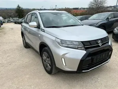 Neu Suzuki Vitara Comfort 129 PS (94 kW) 2025 Silber SUV