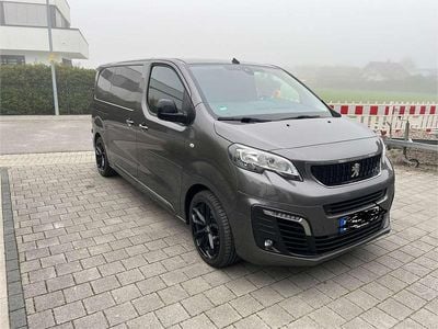 Gebraucht Peugeot Expert 144 PS (105 kW) 2023 Grau Van