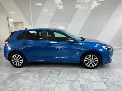 Gebraucht Hyundai i30 Passion 99 PS (72 kW) 2018 Blau Limousine