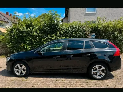 Gebraucht Volvo V60 181 PS (133 kW) 2014 Schwarz Kombi