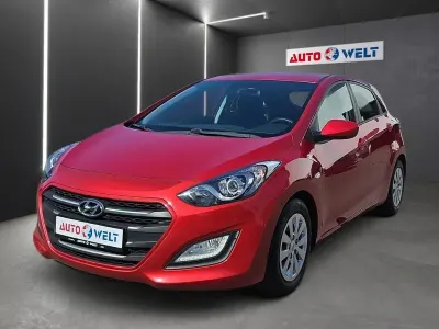 Gebraucht Hyundai i30 Classic 101 PS (74 kW) 2016 Rot Limousine