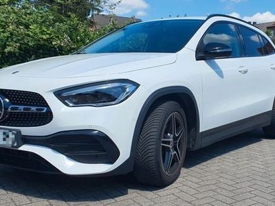 Mercedes GLA220