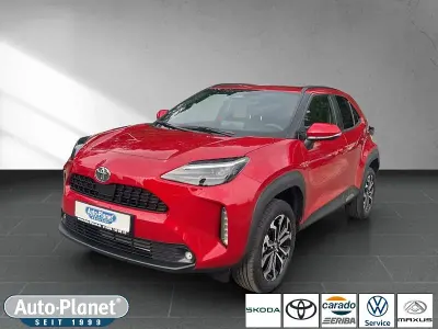 Neu Toyota Yaris Cross 131 PS (96 kW) 2026 Rot SUV