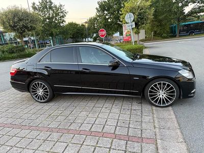 Gebraucht Mercedes E300 231 PS (169 kW) 2012 Schwarz Limousine