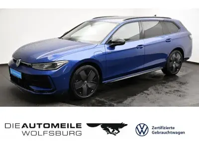 Gebraucht VW Passat Style 272 PS (200 kW) 2025 Reef blue metallic Kombi