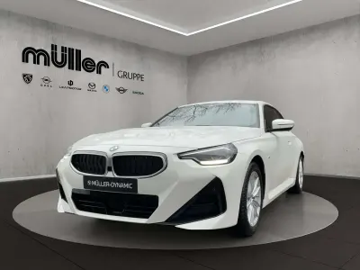 Gebraucht BMW 220 M Sport 184 PS (135 kW) 2026 Alpinweiß uni Coupé