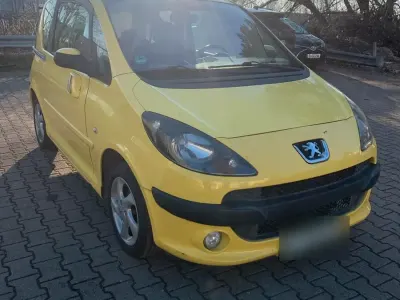 Gebraucht Peugeot 1007 109 PS (80 kW) 2005 Gelb Van / Kleinbus