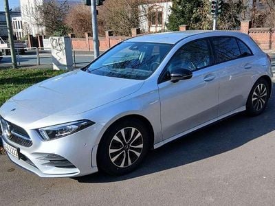 Gebraucht Mercedes A200 AMG line 163 PS (119 kW) 2022 Silber Limousine