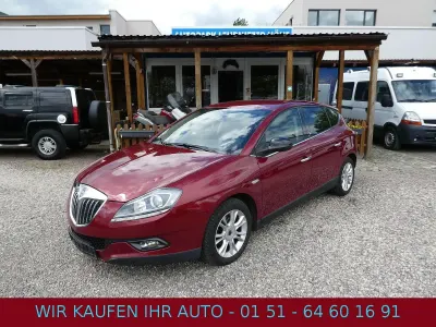 Gebraucht Lancia Delta 120 PS (88 kW) 2009 Rot Kleinwagen