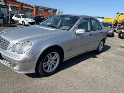 Gebraucht Mercedes C180 Elegance 143 PS (105 kW) 2004 Silber Limousine