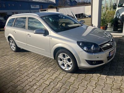 Gebraucht Opel Astra Innovation 140 PS (102 kW) 2010 Silber Kombi