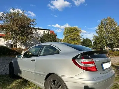Gebraucht Mercedes C180 143 PS (105 kW) 2005 Silber Coupé