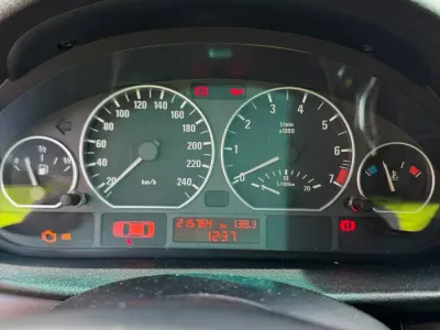 Gebraucht BMW 318 143 PS (105 kW) 2004 Grau Kombi