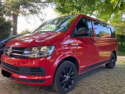 Rot Gebraucht 2017 VW Multivan Van | 32.000 € (Guter Preis)