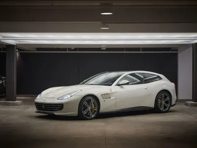 Gebraucht Ferrari GTC4Lusso 689 PS (506 kW) 2016 Weiß Kombi