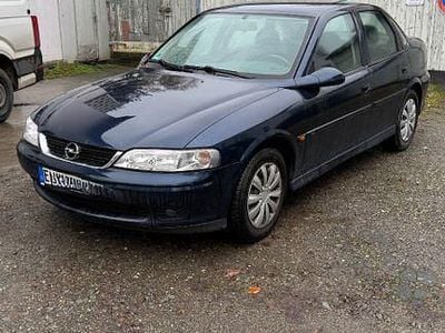 Blau Gebraucht 2000 Opel Vectra Edition Limousine | 1.800 € (Fairer Preis)