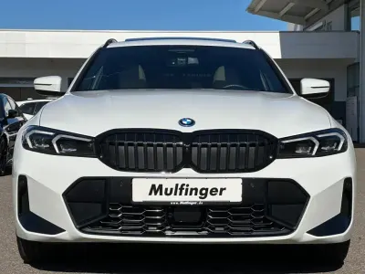 Gebraucht BMW 330e Sport Line 292 PS (214 kW) 2025 Alpinweiss Kombi