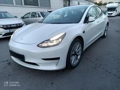 Käytetty Tesla Model 3 Standard Range 239 kW (325 HP) 2021 Valkoinen Sedan