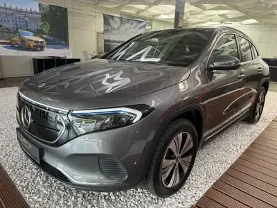 Gebraucht Mercedes EQA250 139 kW (190 PS) 2023 Grau SUV