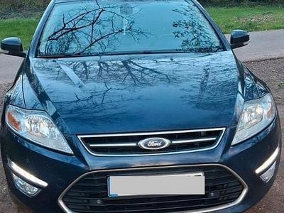 Gebraucht Ford Mondeo 163 PS (119 kW) 2013 Blau Limousine