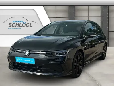 Gebraucht VW Golf VIII R-line 150 PS (110 kW) 2024 Grenadillschwarz metallic (metallic) Limousine