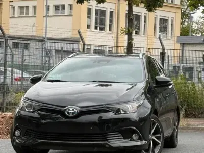 Gebraucht Toyota Auris Hybrid 99 PS (72 kW) 2018 Schwarz Limousine