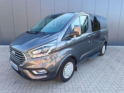 Usata Ford Tourneo 185 CV (136 kW) 2021 Grigio Station wagon