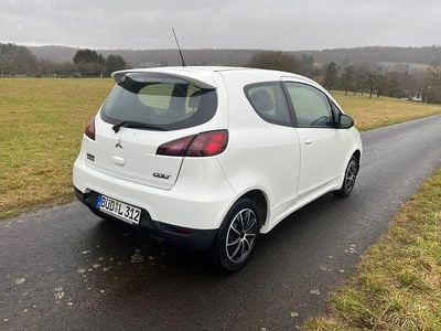 Gebraucht Mitsubishi Colt 95 PS (69 kW) 2012 Weiß Kleinwagen
