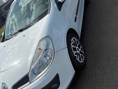 Gebraucht Renault Clio II 90 PS (66 kW) 2006 Weiß Kleinwagen