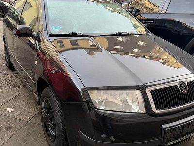 Schwarz Gebraucht 2004 Skoda Fabia Limousine | 1.950 € (Fairer Preis)