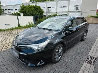 Gebraucht Toyota Avensis 112 PS (82 kW) 2016 Schwarz Kombi