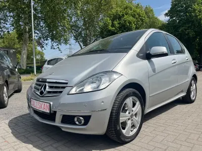 Gebraucht Mercedes A180 109 PS (80 kW) 2011 Silber Limousine