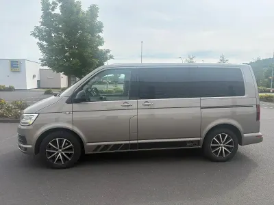 Gebraucht VW Multivan 204 PS (150 kW) 2016 Grau Van / Kleinbus