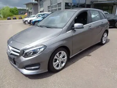 Gebraucht Mercedes B200 156 PS (114 kW) 2016 Grau Van / Kleinbus