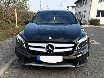 Second-hand Mercedes GLA220 AMG line 177 CP (130 kW) 2015 Negru SUV